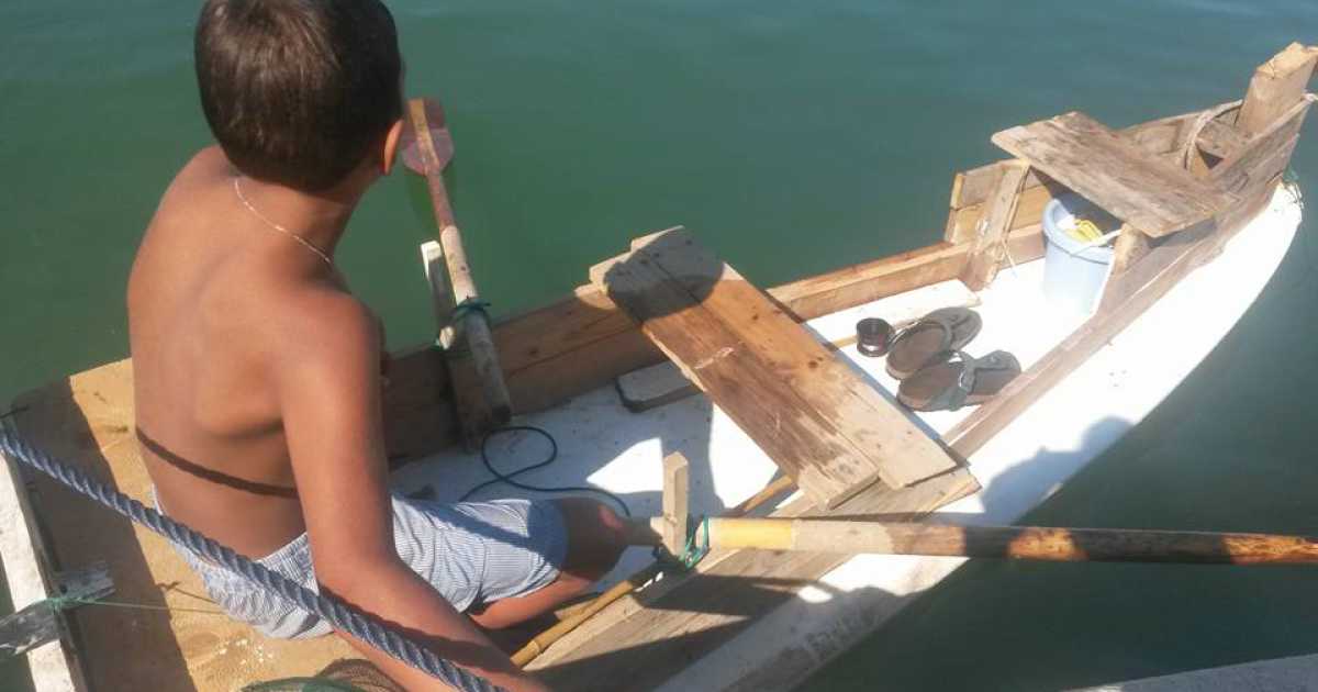 Bisceglie, si costruisce una barca e se ne va per mare da solo: ha 12 anni